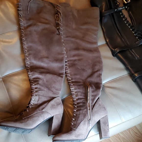 Boots - Picture 3 of 3